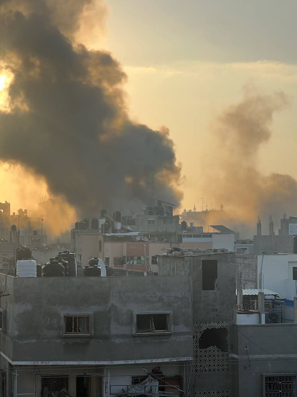 تصویری از بمباران سنگین منطقه جبالیا در شهر غزه از اسرائیل 