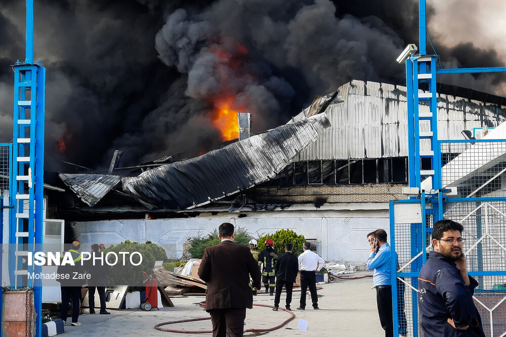 آتش سوزی مهیب در کارخانه الکترواستیل مشهد4