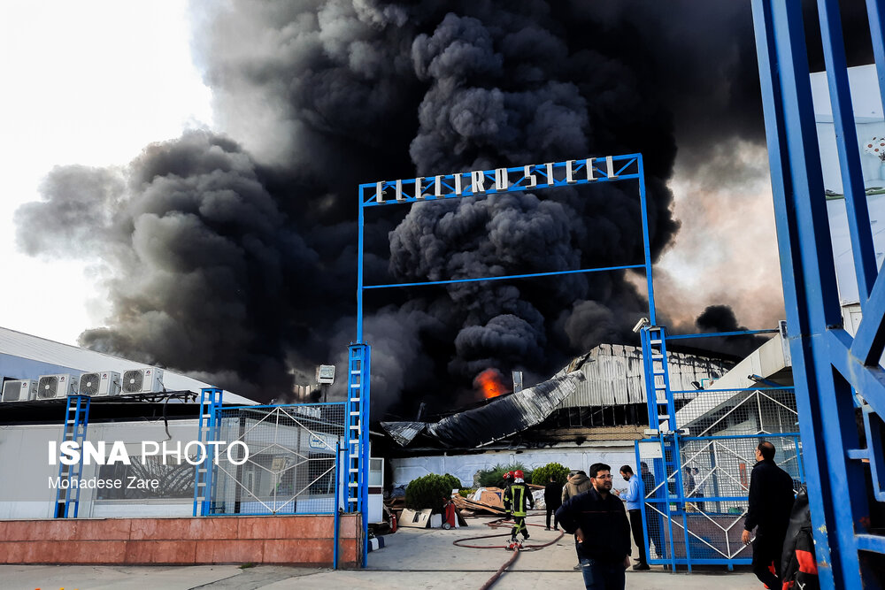 آتش سوزی مهیب در کارخانه الکترواستیل مشهد3