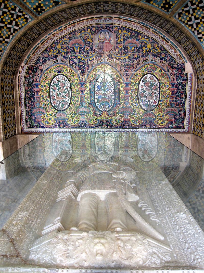 محل دفن «ناصرالدین شاه» کجاست | داستان عجیب سنگ قبر شاه‌شهید
