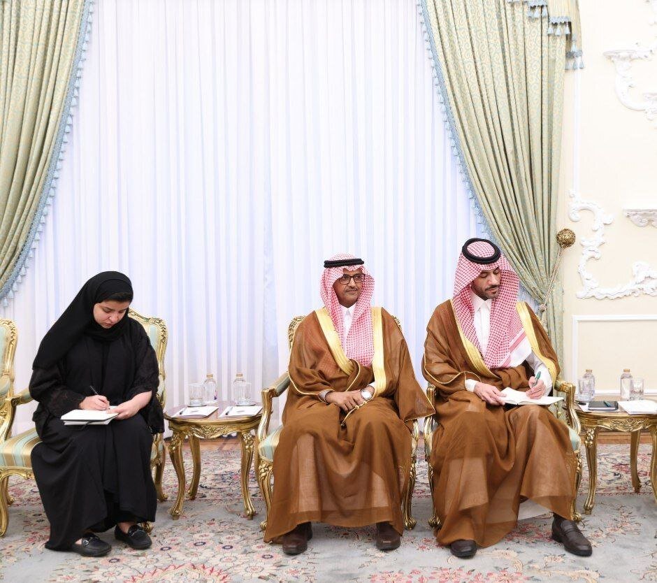 یک زن همراه هیئت سعودی