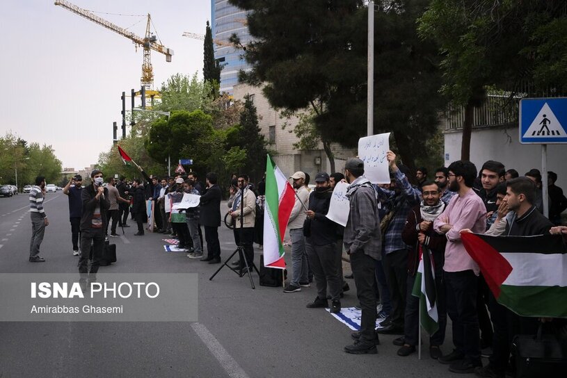 تجمع دانشجویان مقابل سفارت اردن