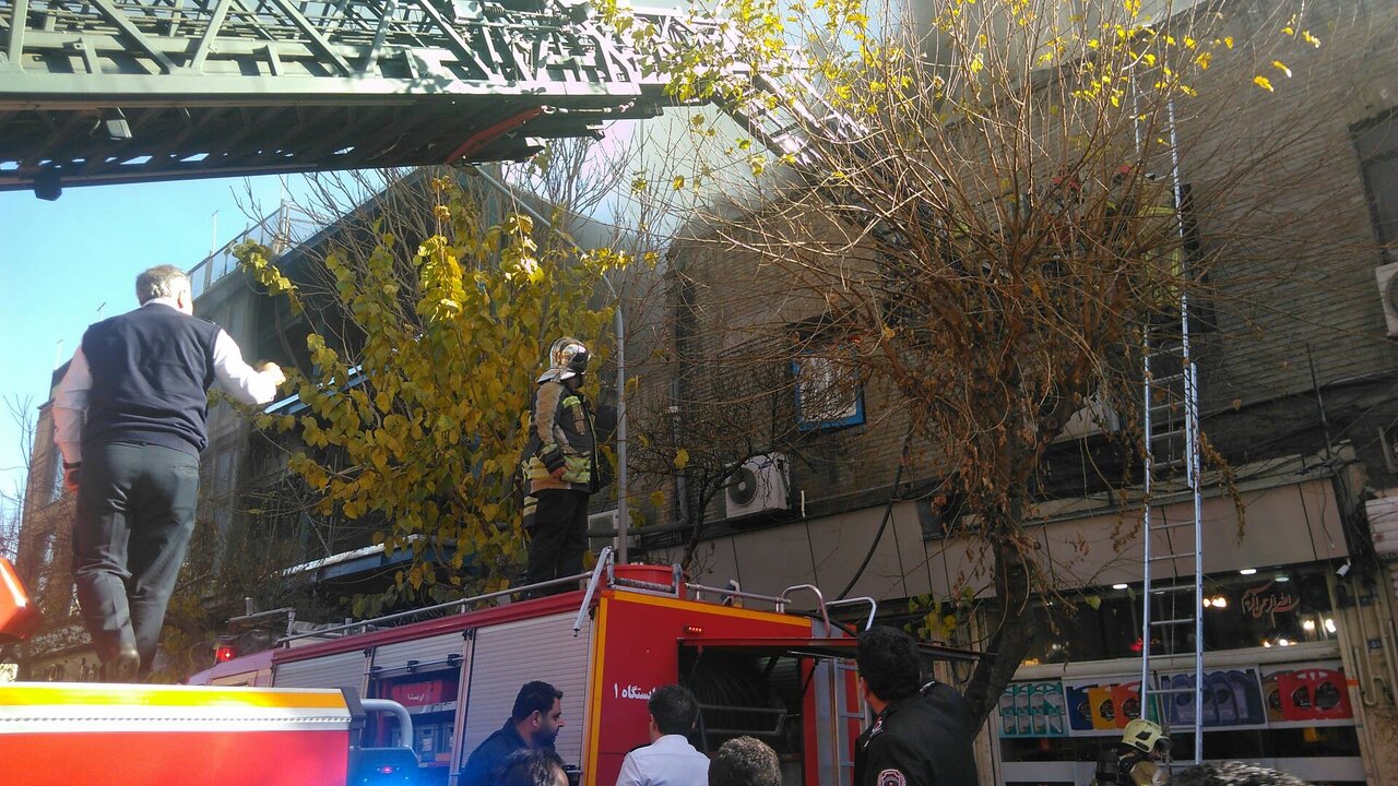 آتش سوزی خیابان امیر کبیر تهران