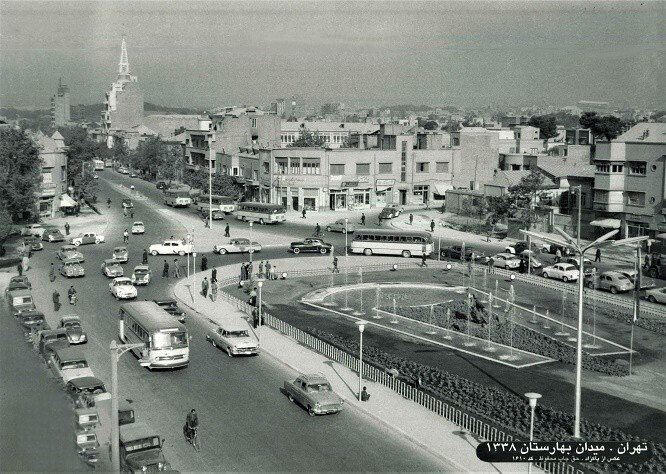 میدان بهارستان