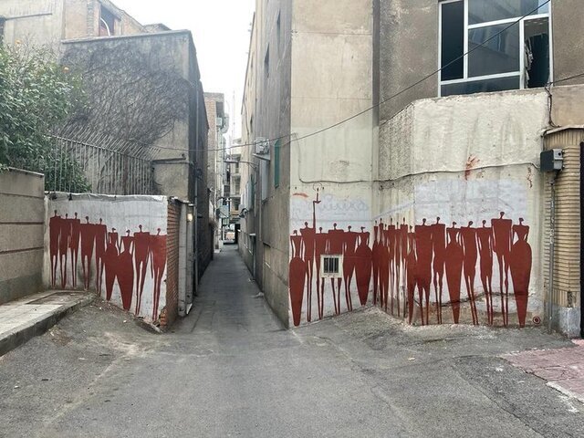 نقاشی‌های سرخ در دیوارهای تهران