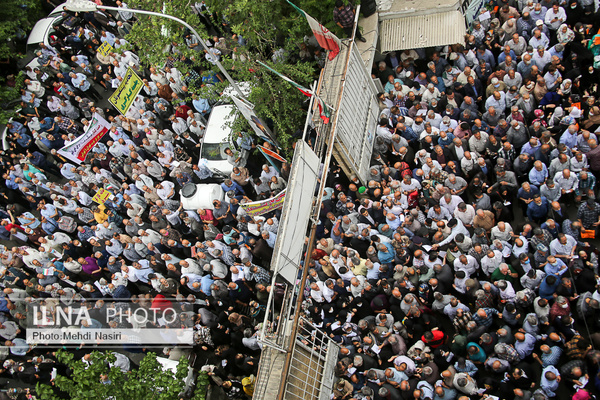 مطالبات کارگران و بازنشستگان در تجمع بزرگ روز کارگر | افزایش حقوق کارگران، متناسب‌سازی حقوق بازنشستگان و درمان رایگان محقق شوند 2