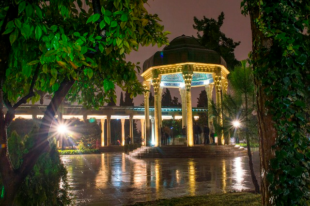 شیراز گردی در شب و فرار از گرمای تابستان 