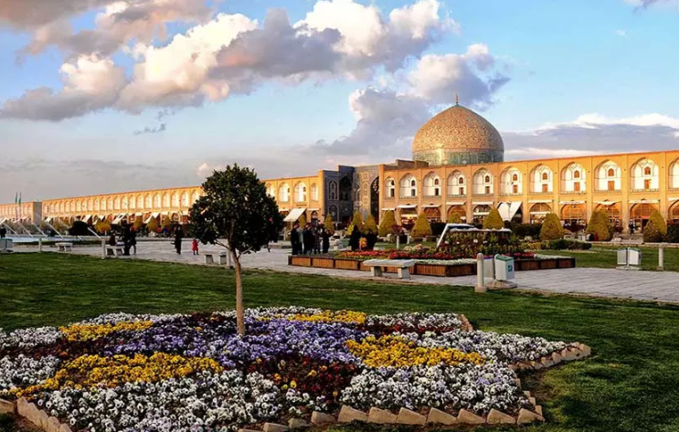 زیباترین میدان ایران کجاست؟ 3