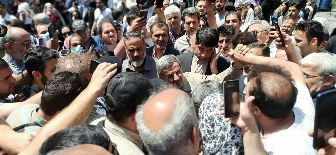 محمود احمدی نژاد در بازار تهران