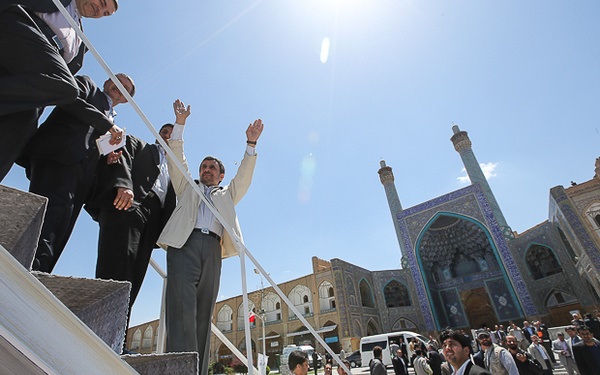 احمدی نژاد در اصفهان