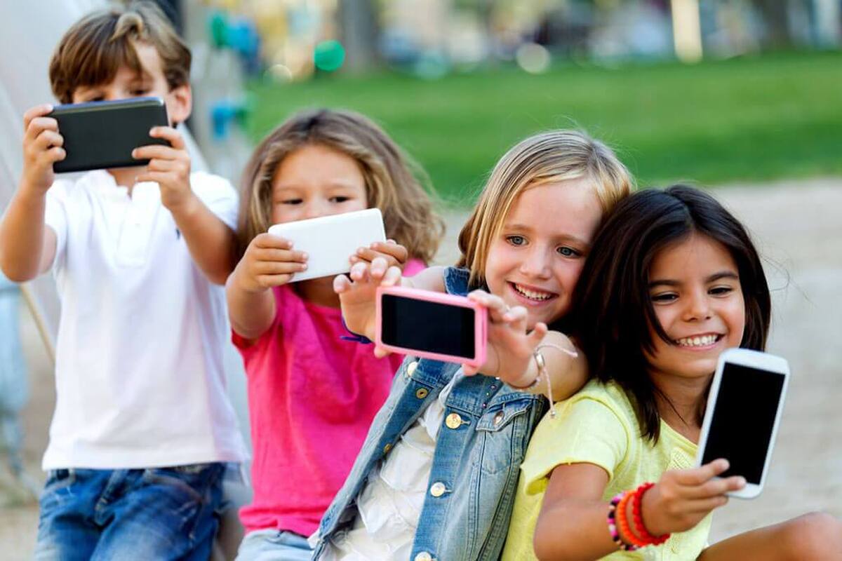 استفاده کودکان از تلفن همراه