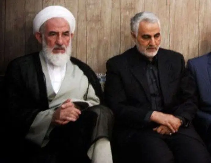 ببینید | تصویری از آیتالله سلیمانی کنار سردار سلیمانی