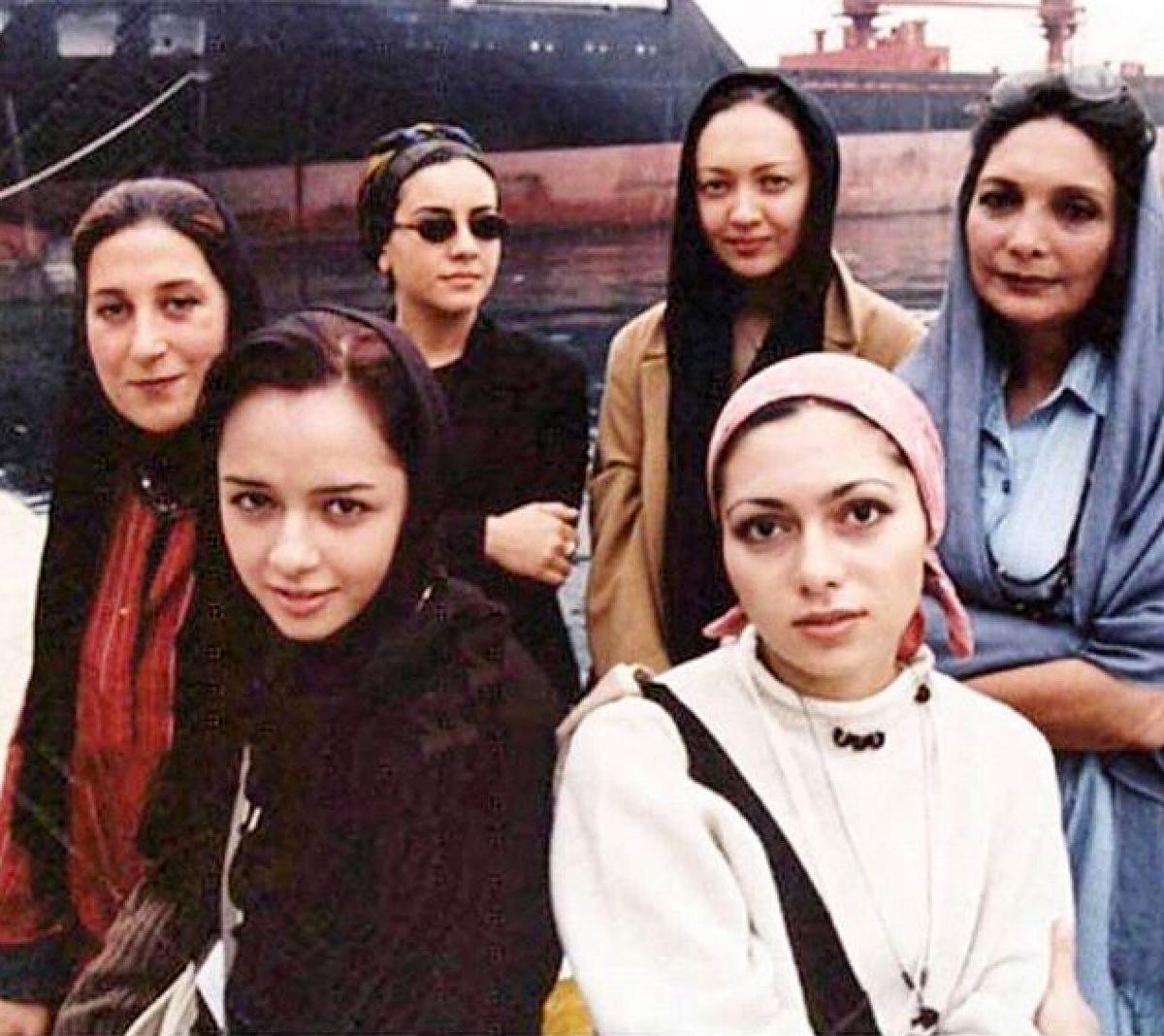 یک عکس خاص از زنان سینمایی ایران در یونان 2