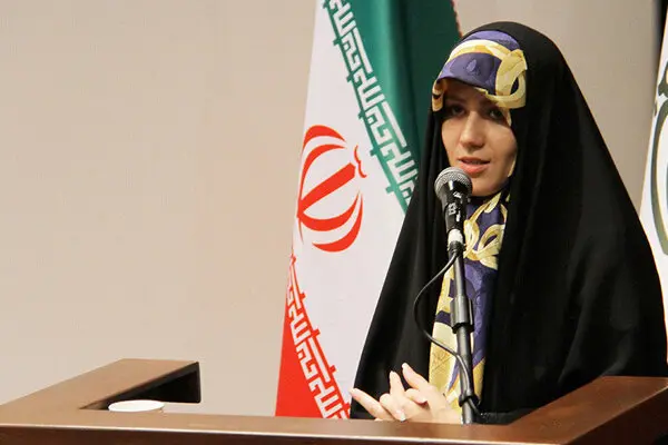 زهرا میرزایی