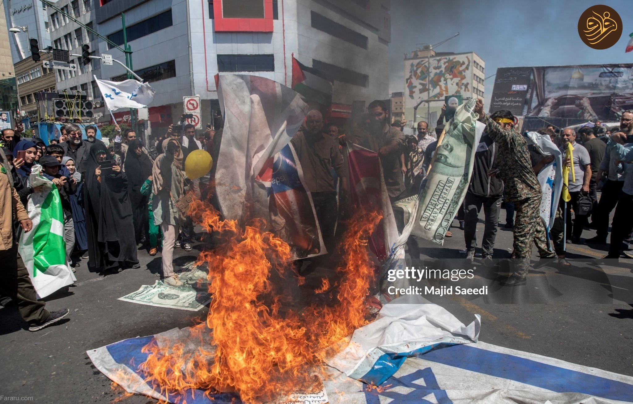 آتش زدن دلار در راهپیمایی روز قدس تهران