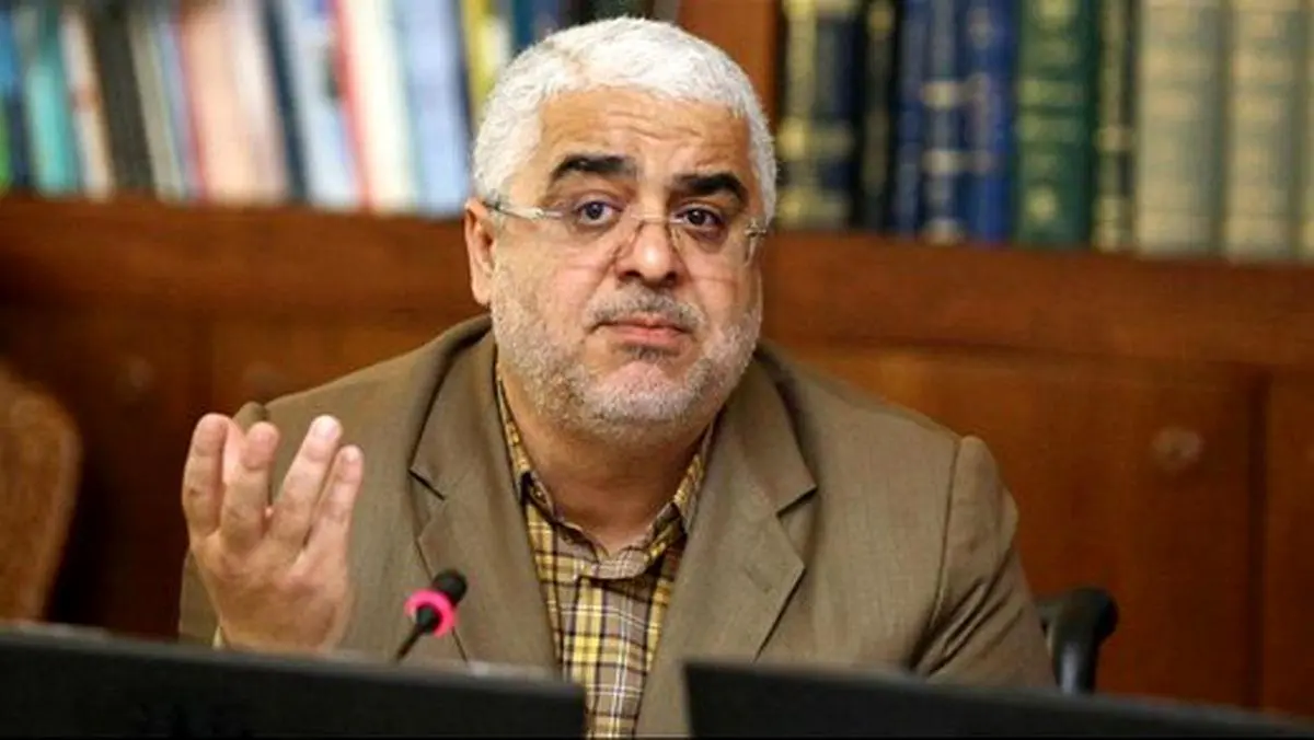 نماینده سابق مجلس: نفت را به قیمتی میفروشیم که انگار مالدزدی است