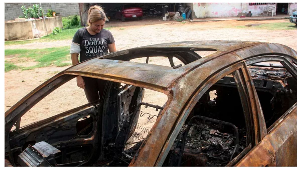 ادعای عجیب، آتش سوزی خودروهای ونزوئلایی‌ها با بنزین ایران