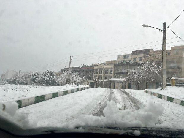 بارش برف و باران در انتظار تهران
