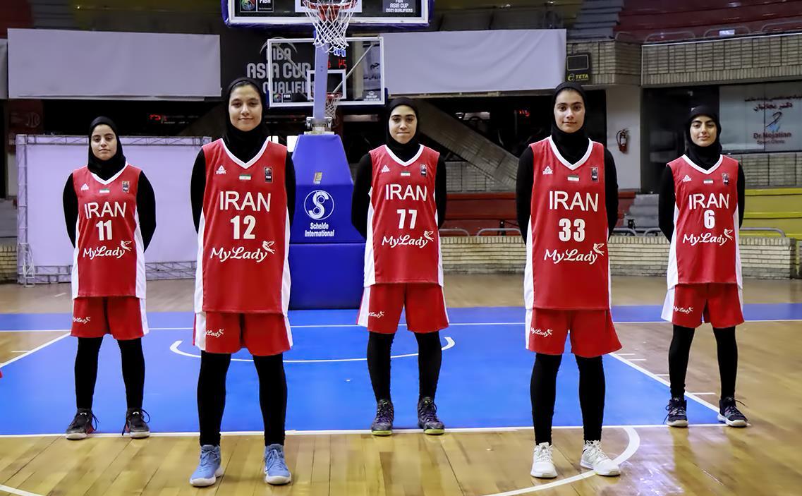 اقدام جنجالی زنان بسکتبال هنگام پخش سرود ملی ایران  | تصویر