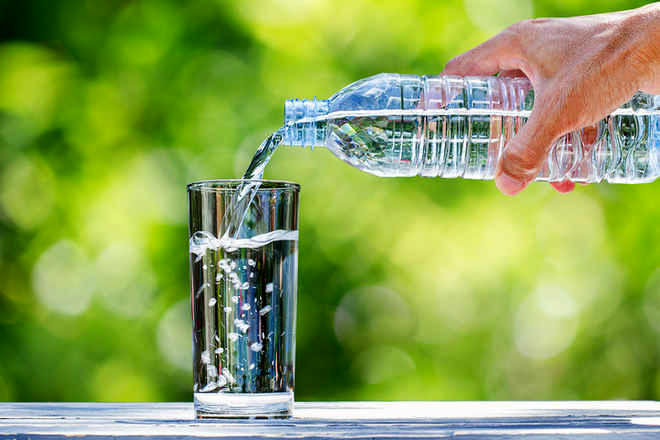 چرا باید قبل از خوردن غذا آب بنوشیم؟