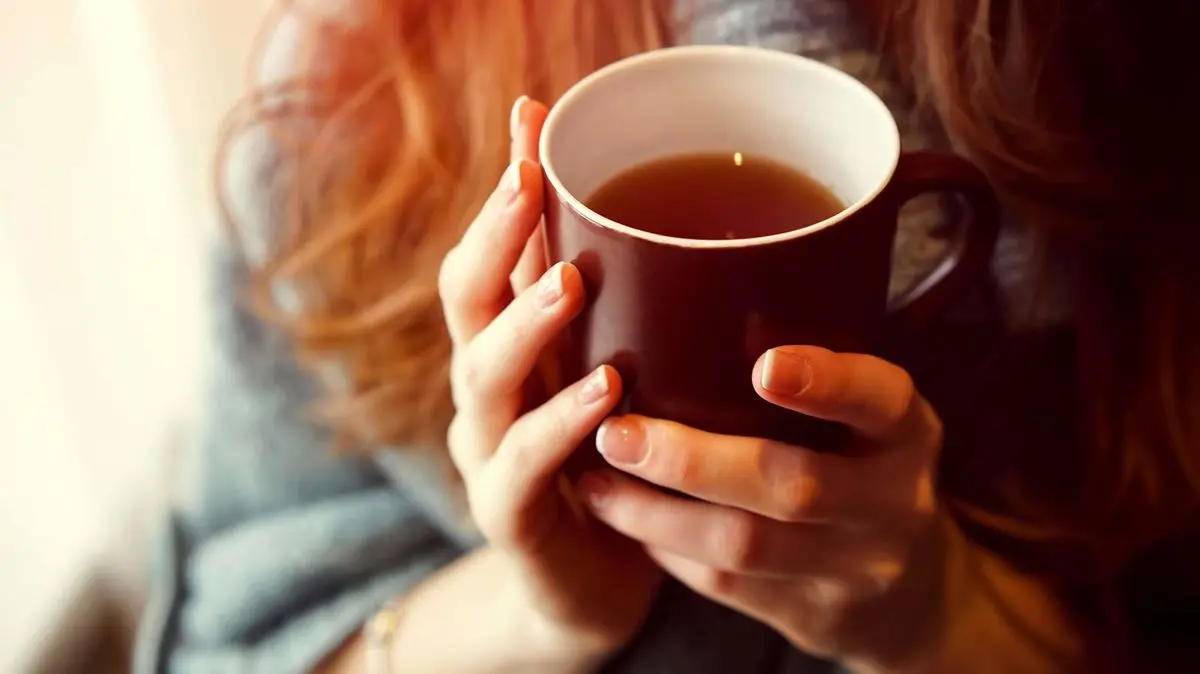 نوشیدن چای پررنگ چه بلایی سر بدن میآورد؟