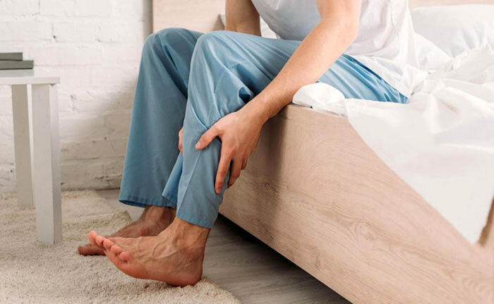 سندروم پای بی‌قرار چیست؟ | بیماری خطرناکی که باید جدی بگیرید!