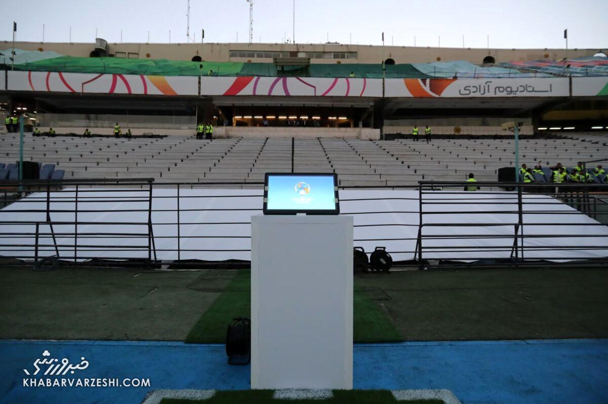 آخرین وضعیت استادیوم آزادی پیش بازی نساجی-الهلال | صندلی اداری به جای صندلی تماشاگران! +عکس