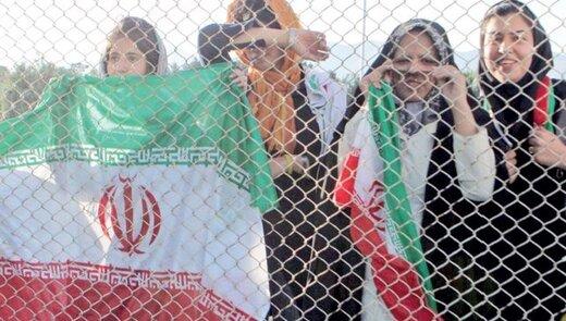  واکنش رئیس فراکسیون ورزش مجلس به زنان پشت در بسته ورزشگاه مشهد :  حتی زائران آزرده خاطر شدند 