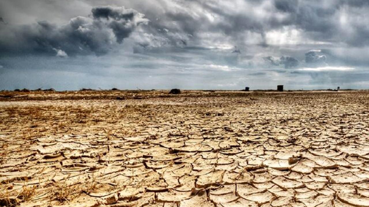 سایه شوم بیان زایی و خشکسالی بر کشور