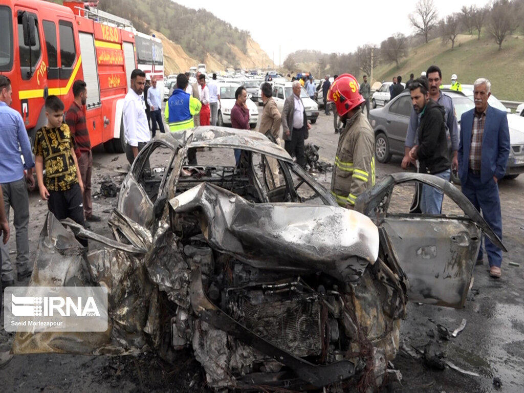تصادف خونین در جاده یاسوج - اصفهان | ۴ نفر در دم جان باختند | تصاویر تلخ 