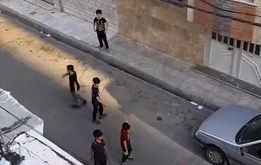  قمه‌کشی کودکان در یکی از خیابان‌های تهران