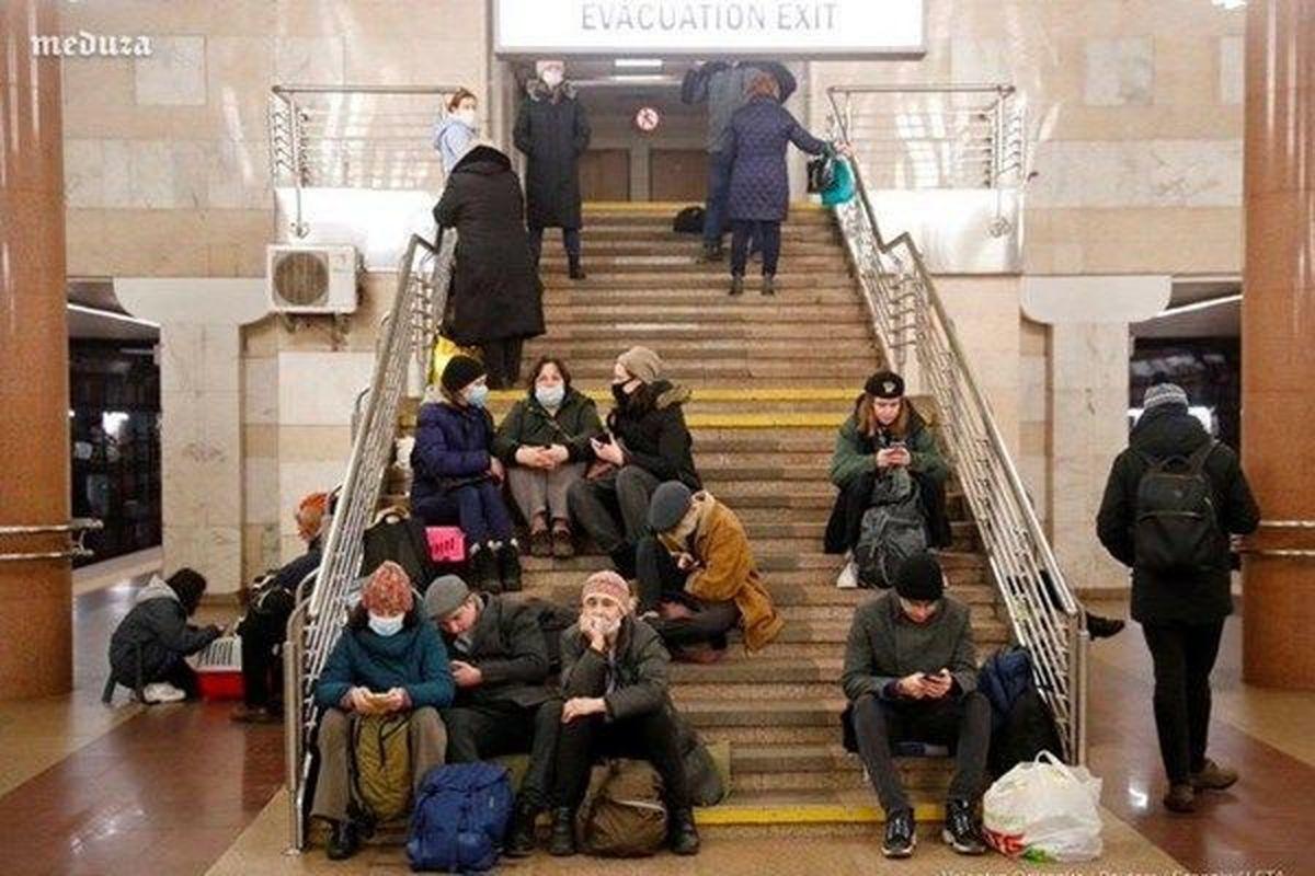 هجوم مردم اوکراین به ایستگاه های مترو +فیلم و عکس