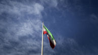 بلندترین پرچم ایران ، در یکی از خیابان‌های تهران+عکس