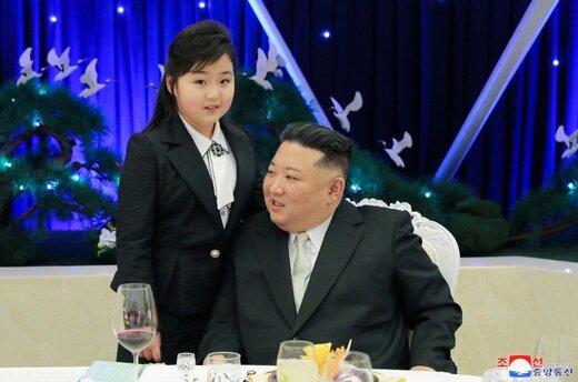 تصاویری از همسر و دختر رهبر کره شمالی با کت و دامن و موشک‌های هسته‌ای