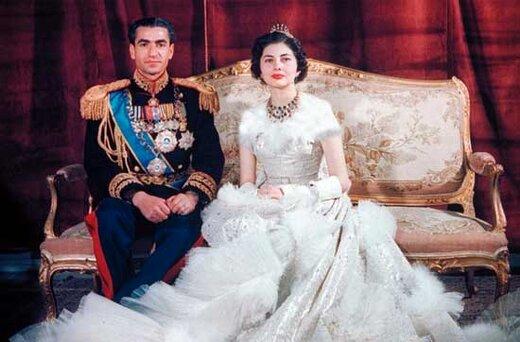 لباس عروس عجیب و ۳۰ کیلویی همسر دوم محمدرضا پهلوی  + عکس