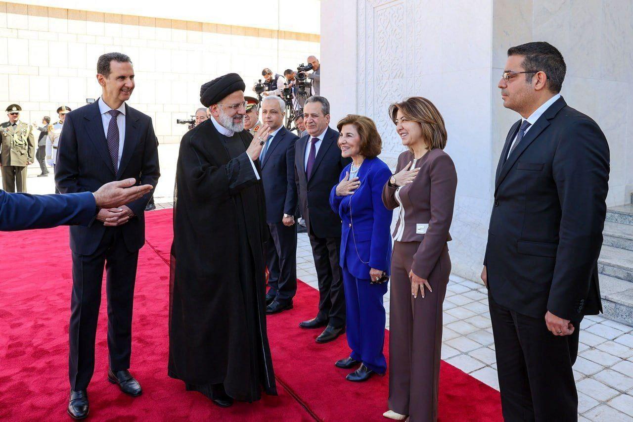 جنجال خوش و بش  ابراهیم رئیسی با معاونان زن بدون حجاب بشار اسد  | عکس