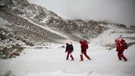 فیلمی از نجات کوهنوردان گم شده در آبعلی با بالگرد