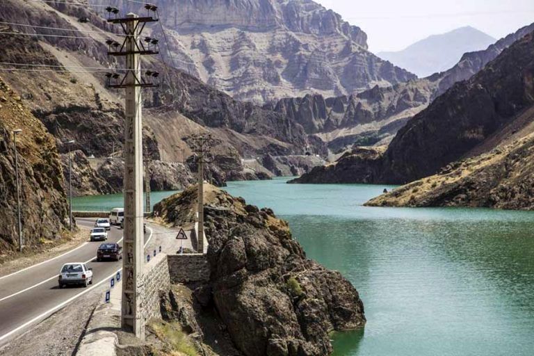 جاده چالوس فقط برای این افراد باز است