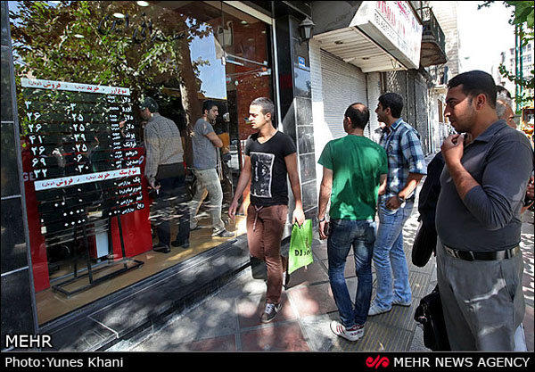 انتشار شبانه دو خبر در خیابان فردوسی | امروز دلار چند شد؟
