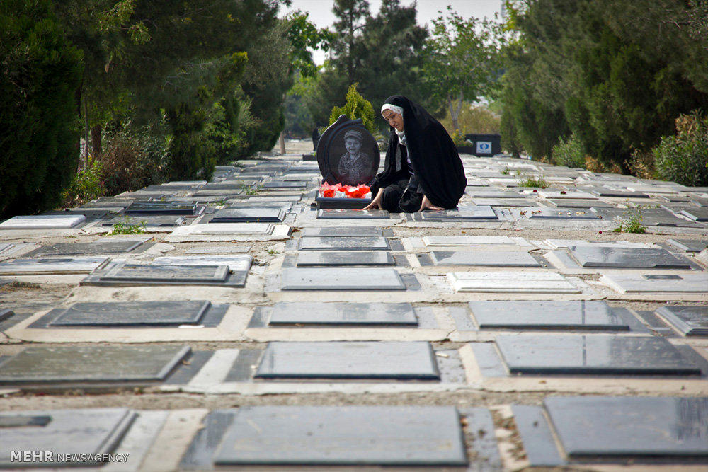 قبرها مافیادار شدند/صدور سند برای قبرهای بهشت زهرا/ممنوعیت حک تصویر زن بی حجاب روی قبور