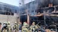 یک انبار کالا در خیابان فداییان اسلام آتش گرفت