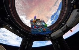 سفره هفت سین در فضا؛ تبریک نوروز توسط یاسمین مقبلی+تصاویر
