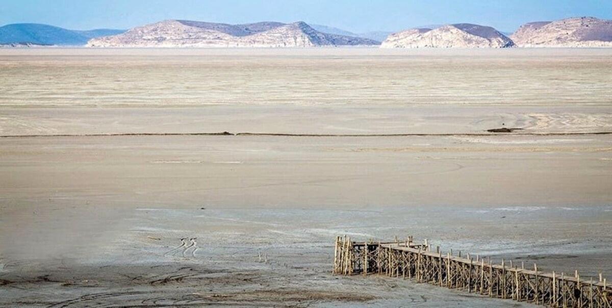 پلایای ارومیه به دریاچه تبدیل نمی‌شود

