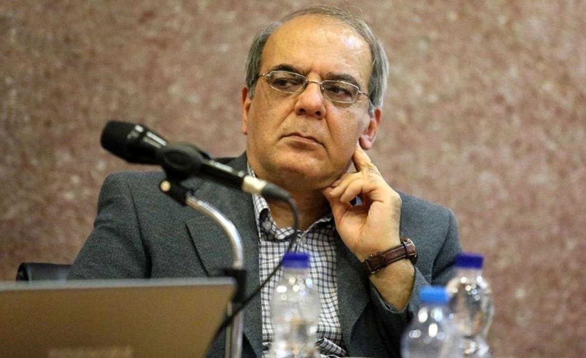 عباس عبدی: تیم فوتبال ملی است، اما تیم مجلس نه 