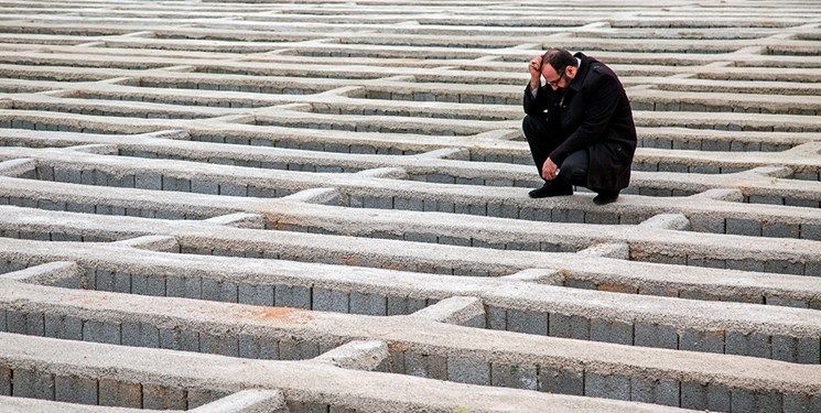 تا این سن مردید؛ قبرتان مجانی است/ برای مرگ هم اجازه باید گرفت