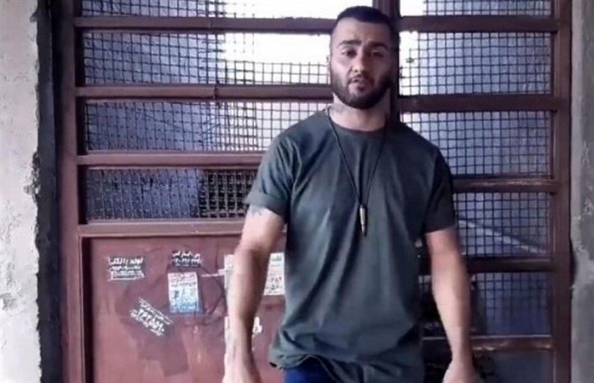 انتشار فیلمی از عذرخواهی توماج صالحی در اتاق بازجویی