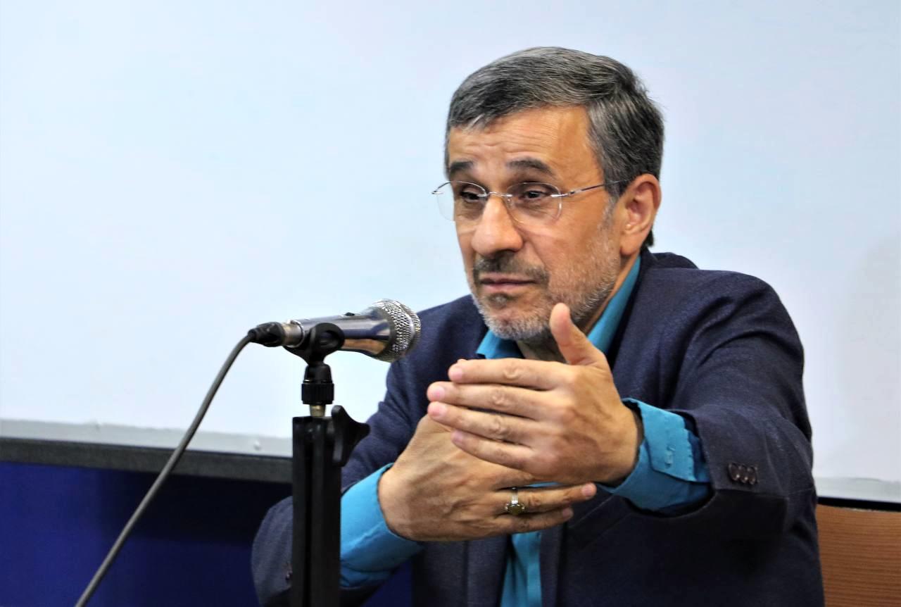 حمله تند احمدی نژاد به  سیاست خارجی / چرا باید همیشه ملاحظه روسیه را بکنیم؟