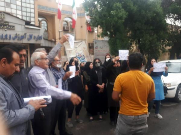 تجمع اعتراضی معلمان مقابل وزارت آموزش و پرورش/ برخی بازداشت شدند