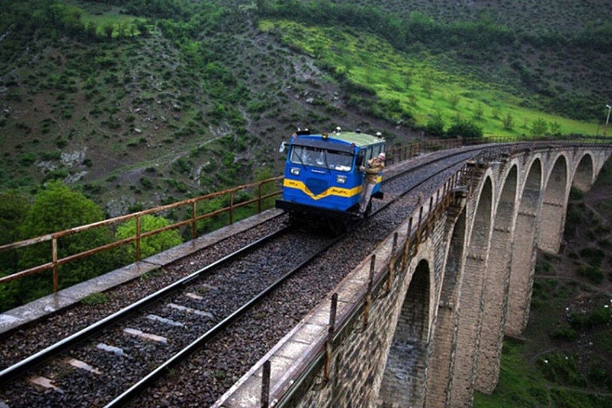 نمای شگفت‌انگیز از مسیر قطار مسافری رشت + فیلم