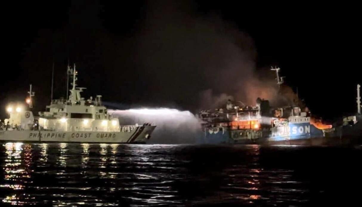 آتش سوزی هولناک در یک کشتی تفریحی | 12 کشته و 7 نفر مفقود شدند